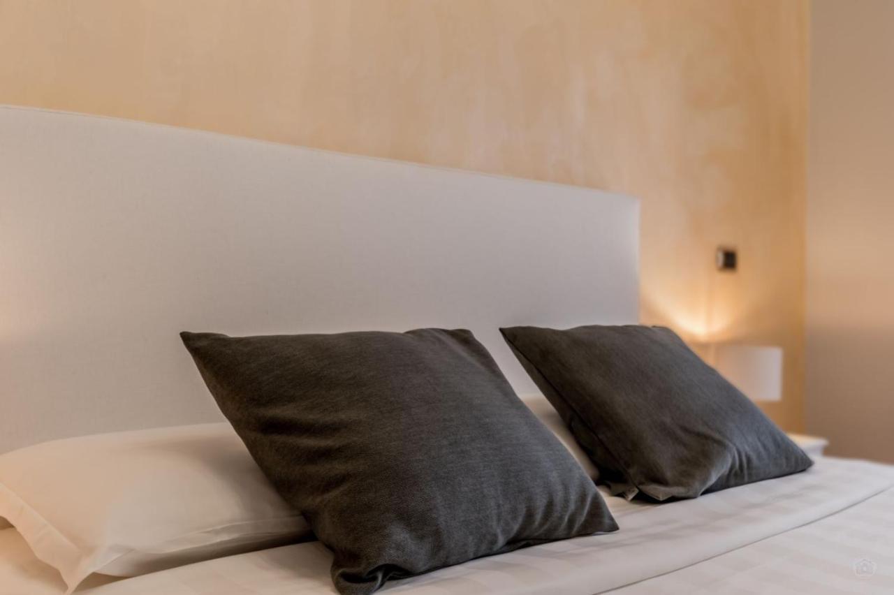 Apt Rome - Pietra Luaran gambar