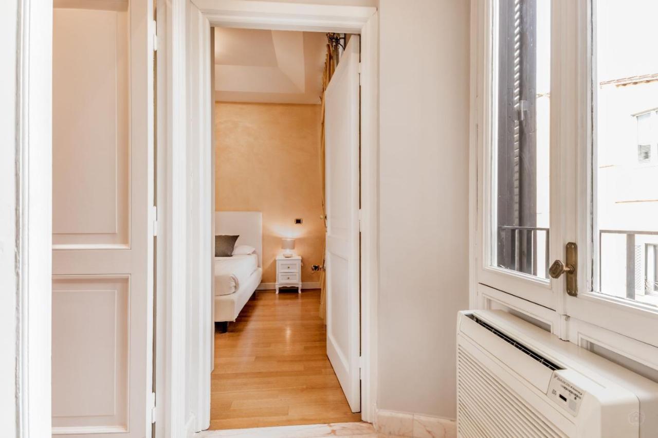 Apt Rome - Pietra Luaran gambar