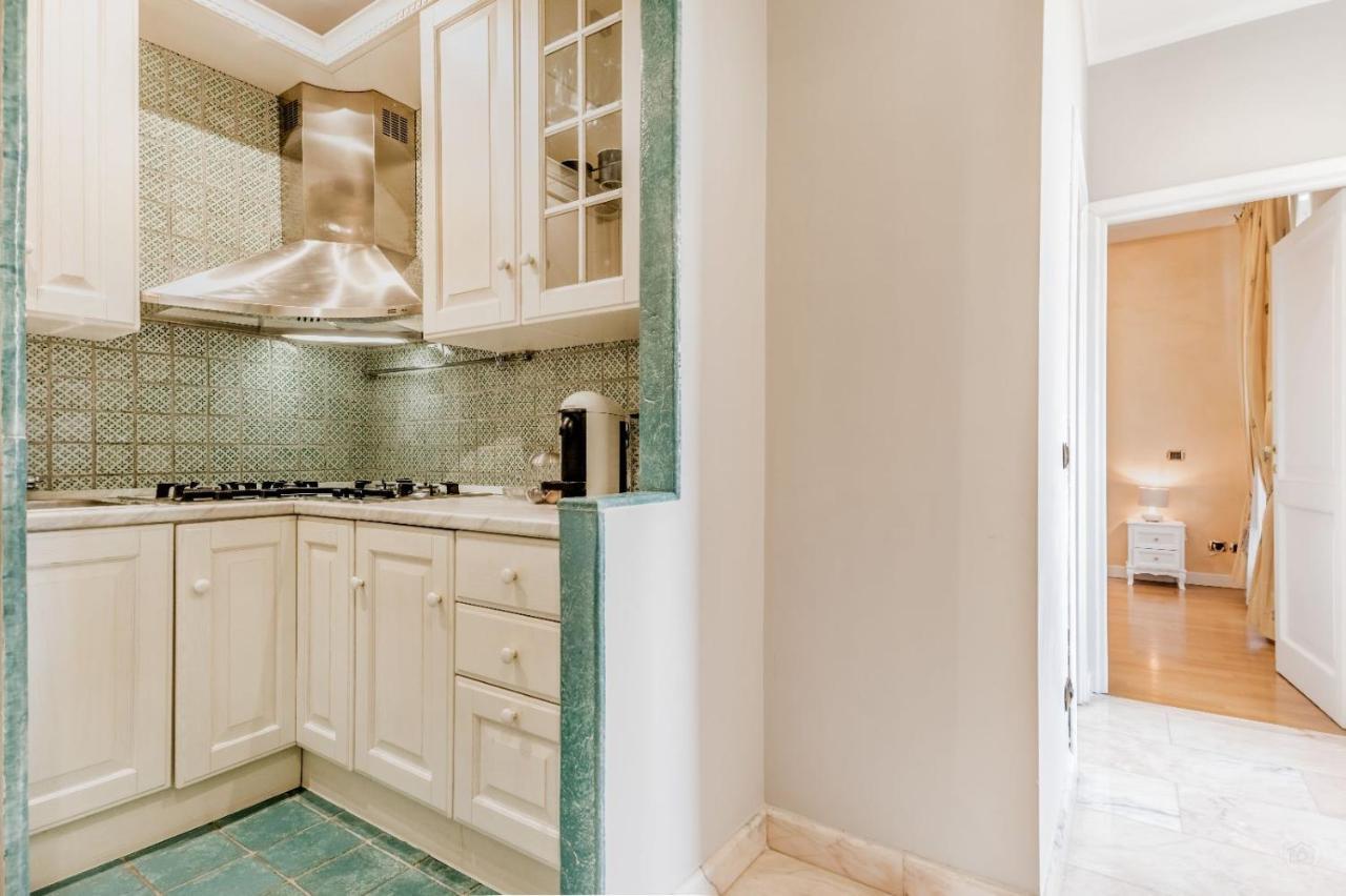 Apt Rome - Pietra Luaran gambar